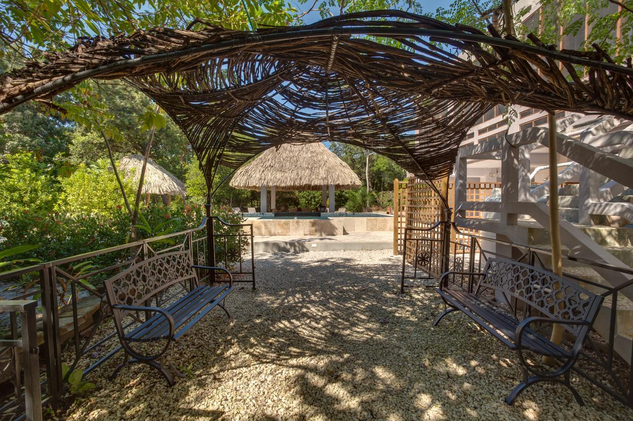 Bayshore Bijou Suites Maya Beach Exterior foto