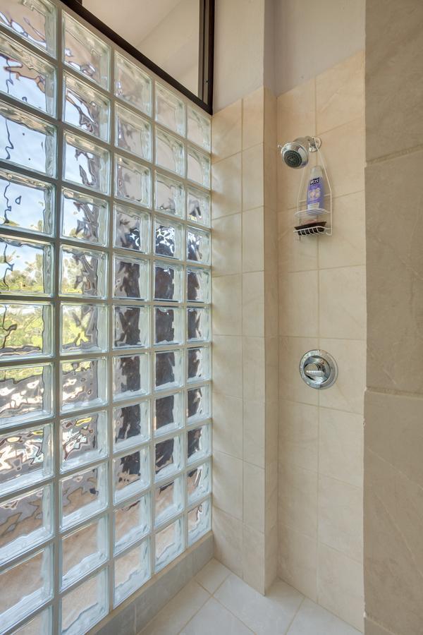 Bayshore Bijou Suites Maya Beach Exterior foto